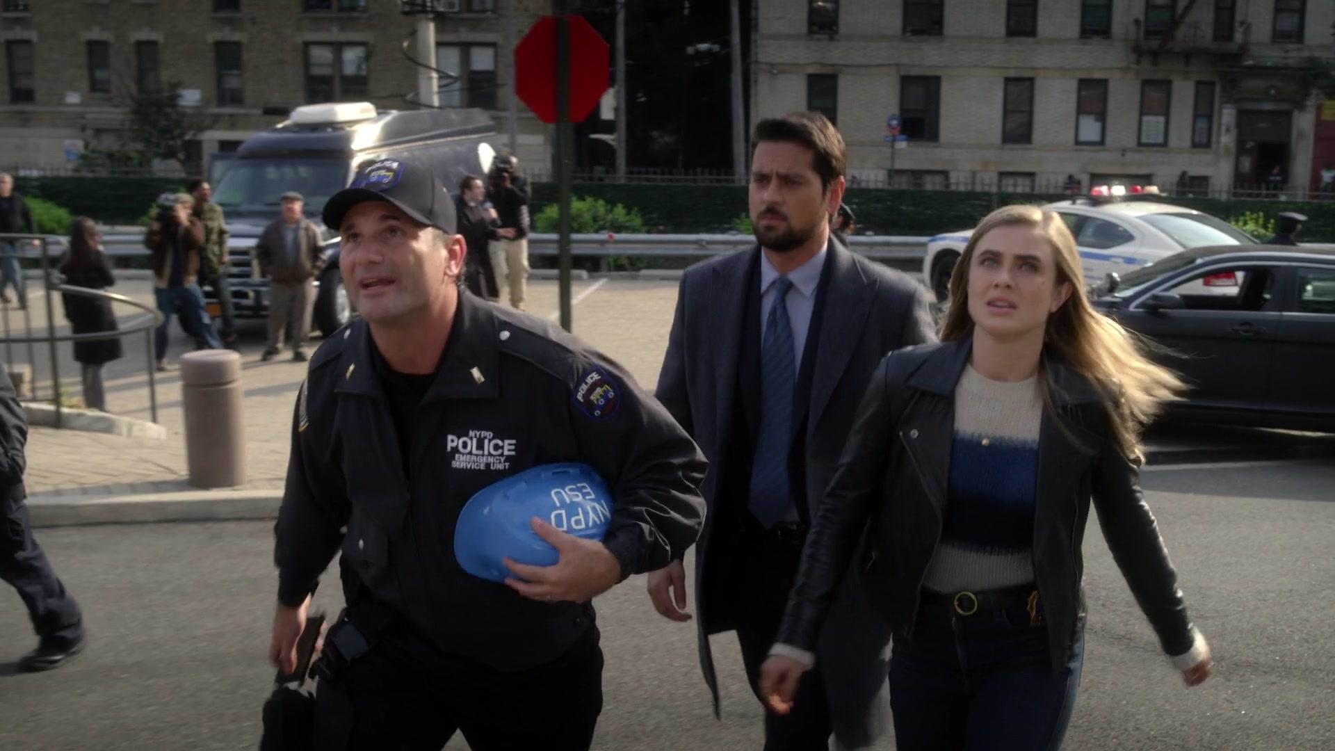 1x08_0441.jpg