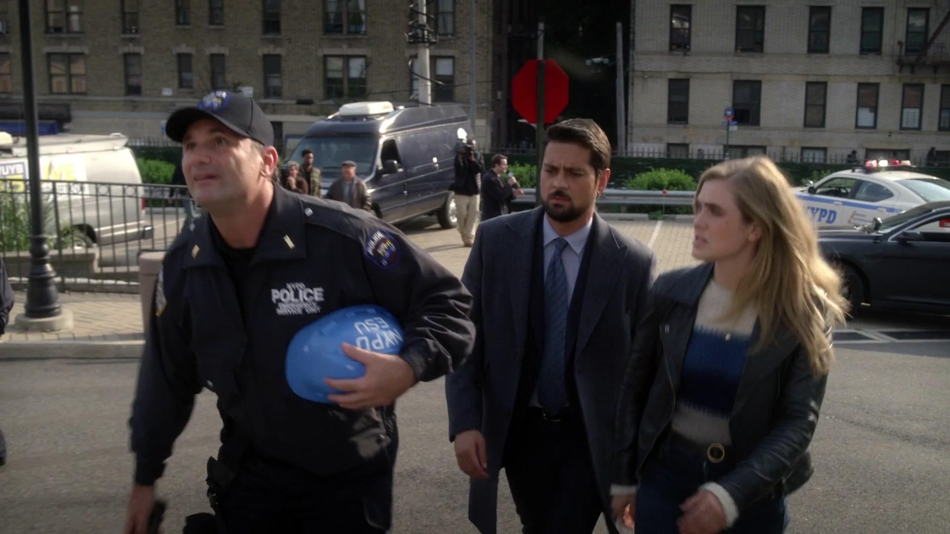 1x08_0442.jpg