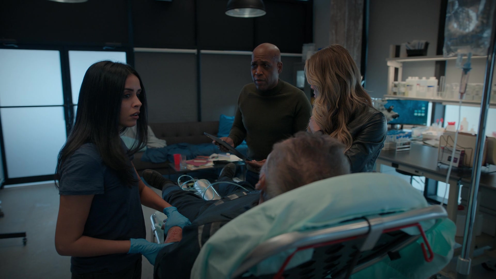 Manifest_S04E01_Touch-and-Go_1080p_NF_WEB-DL_DDP5_1_H_264-SMURF_000443.jpg
