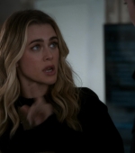Manifest_S04E02_All-Call_1080p_NF_WEB-DL_DDP5_1_H_264-SMURF_000764.jpg