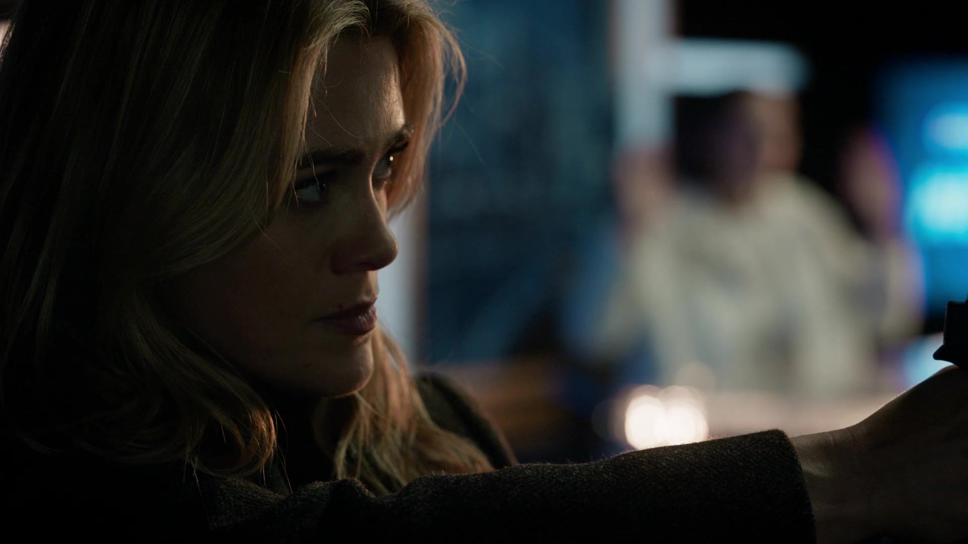 melissaroxburgharchives_thehuntingparty_2x05_caps_0300.jpg