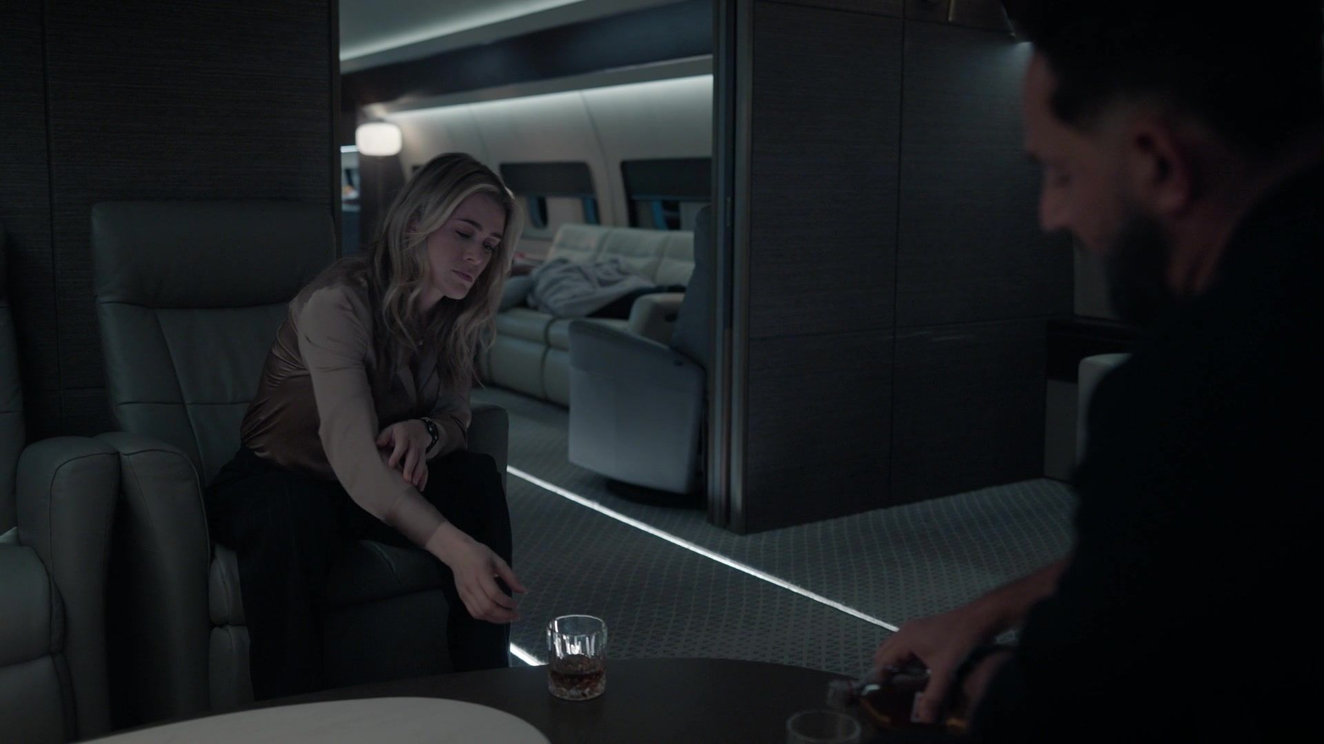 melissaroxburgharchives_thehuntingparty_2x05_caps_0361.jpg
