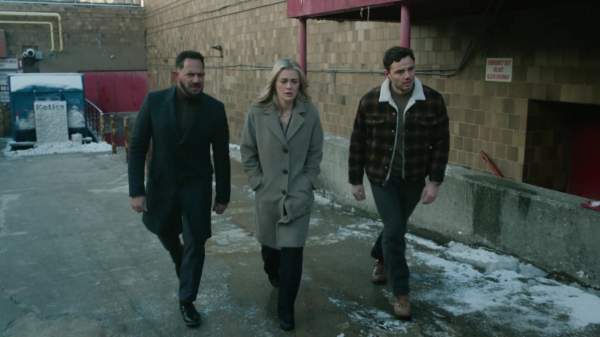 melissaroxburgharchives_thehuntingparty_3x08_caps_0256.jpg