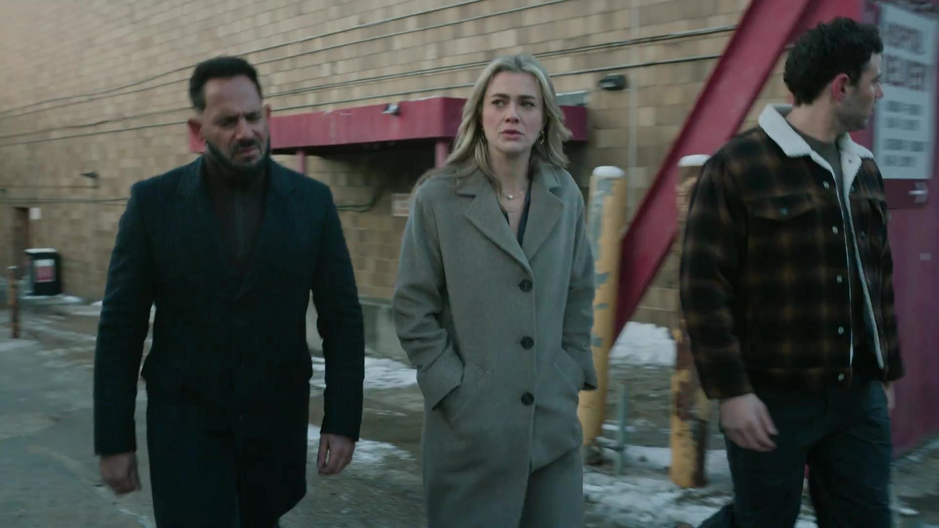melissaroxburgharchives_thehuntingparty_3x08_caps_0259.jpg