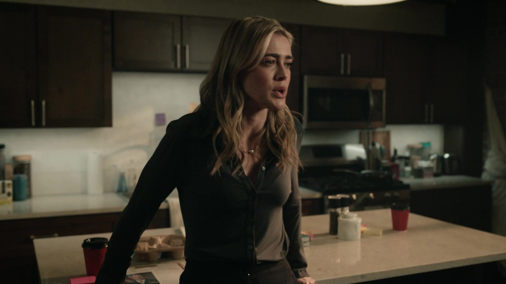 melissaroxburgharchives_thehuntingparty_3x08_caps_0002.jpg