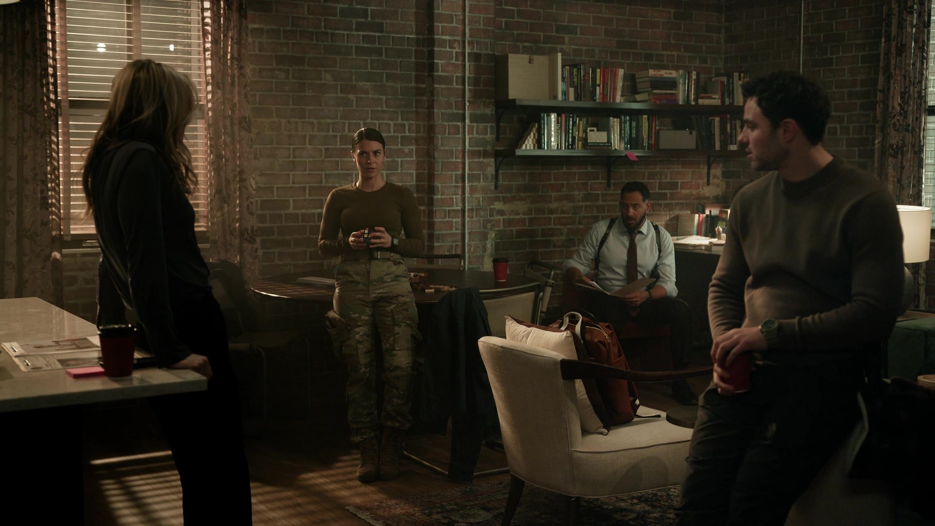 melissaroxburgharchives_thehuntingparty_3x08_caps_0005.jpg