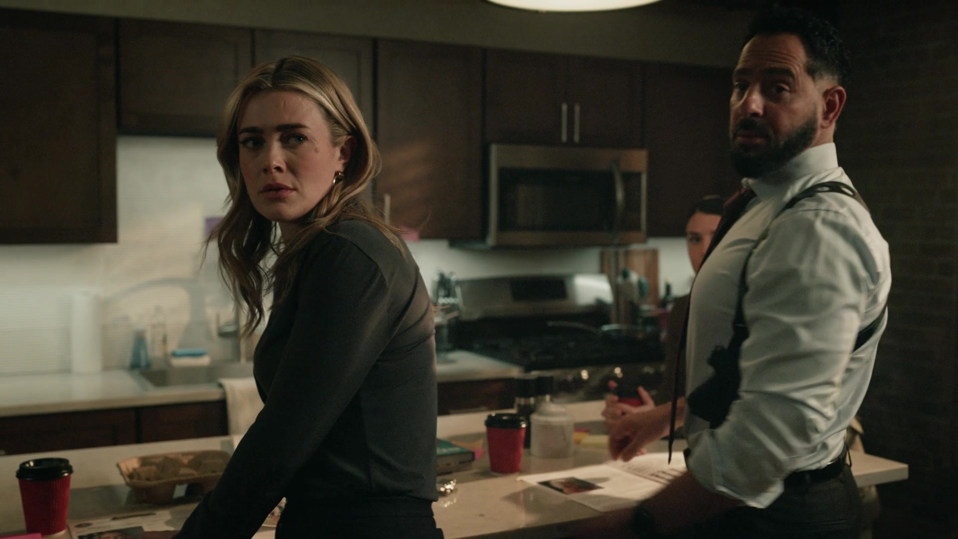 melissaroxburgharchives_thehuntingparty_3x08_caps_0017.jpg