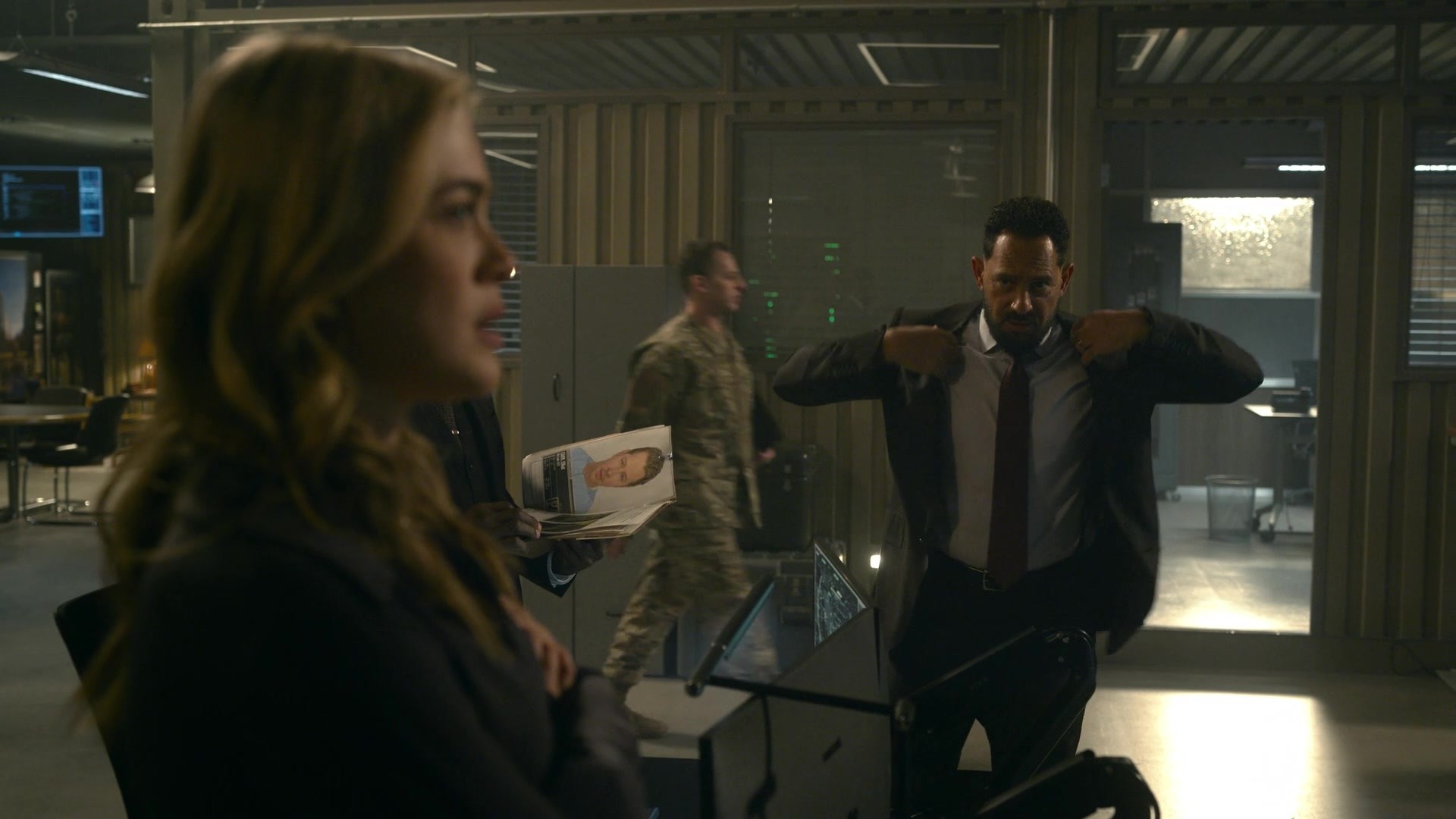 melissaroxburgharchives_thehuntingparty_3x08_caps_0042.jpg