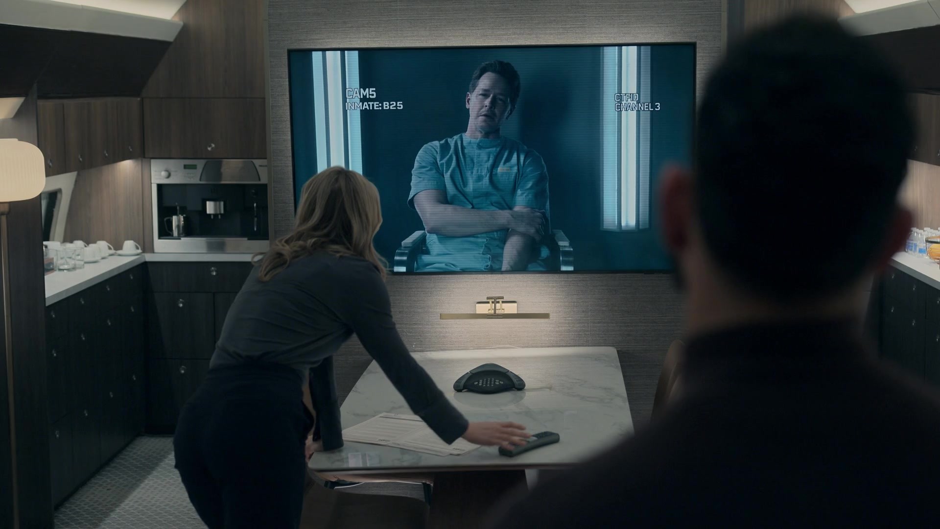 melissaroxburgharchives_thehuntingparty_3x08_caps_0126.jpg