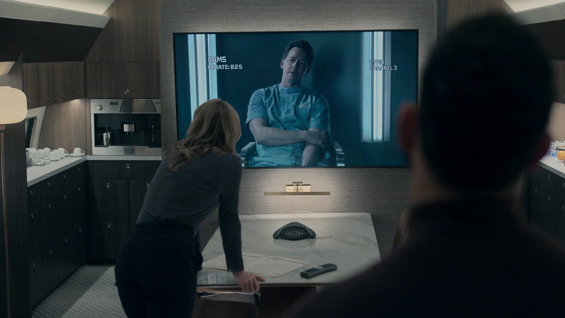 melissaroxburgharchives_thehuntingparty_3x08_caps_0127.jpg