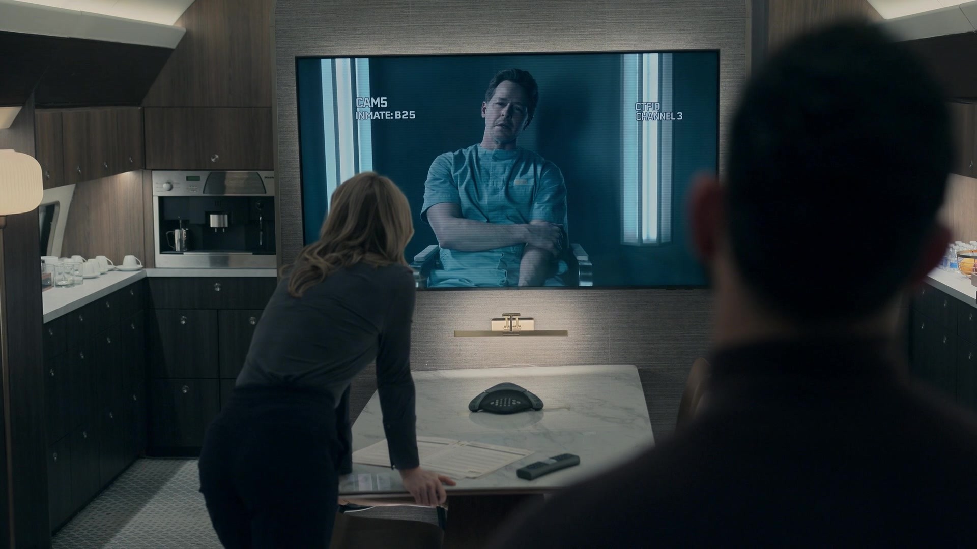 melissaroxburgharchives_thehuntingparty_3x08_caps_0128.jpg
