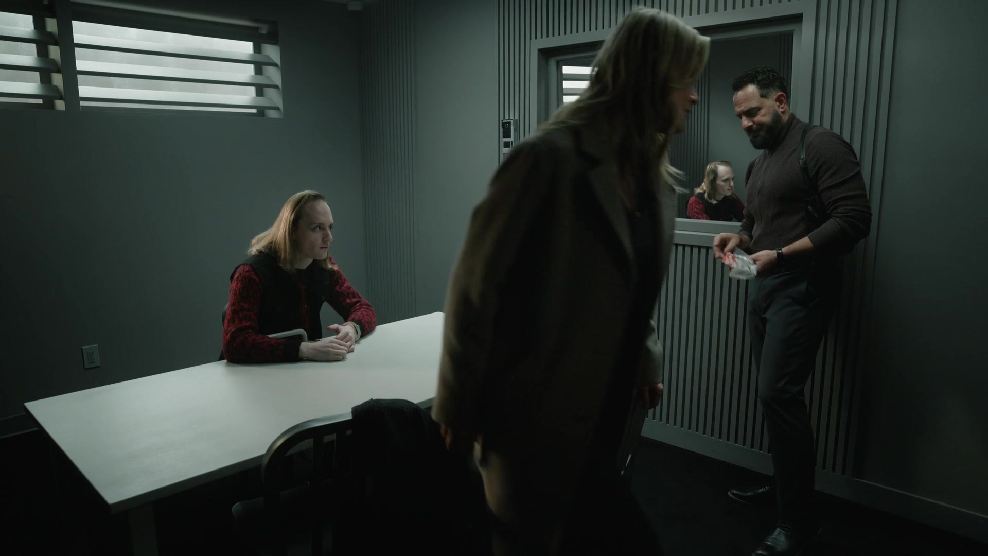 melissaroxburgharchives_thehuntingparty_3x08_caps_0219.jpg