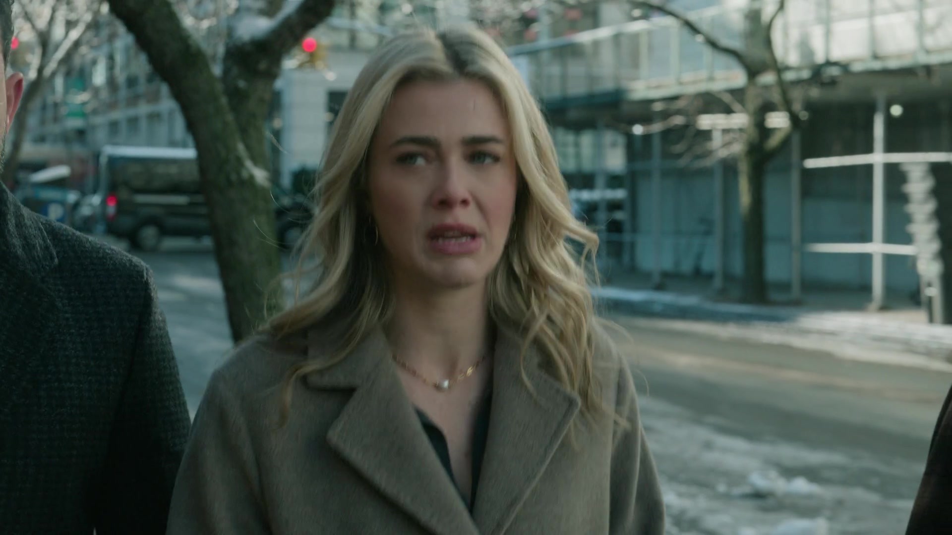 melissaroxburgharchives_thehuntingparty_3x08_caps_0280.jpg