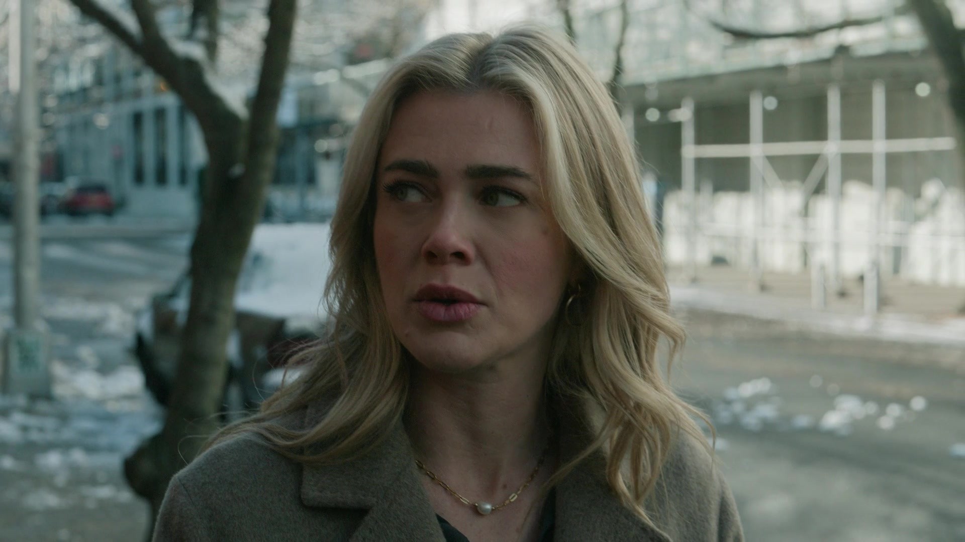 melissaroxburgharchives_thehuntingparty_3x08_caps_0297.jpg