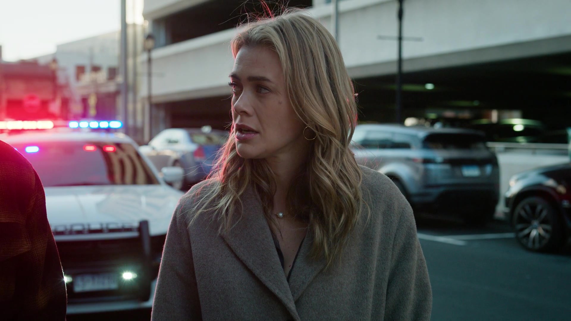 melissaroxburgharchives_thehuntingparty_3x08_caps_0316.jpg