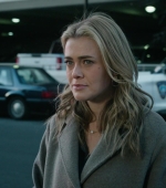 melissaroxburgharchives_thehuntingparty_3x08_caps_0332.jpg